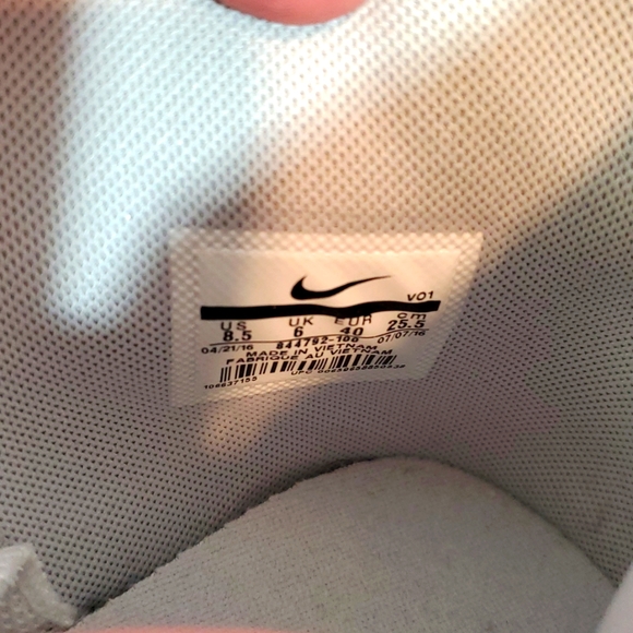 Nike Women's Prime Hype DF 2016 White and Black High-Top Shoes Size 8.5 EUC - Picture 10 of 10